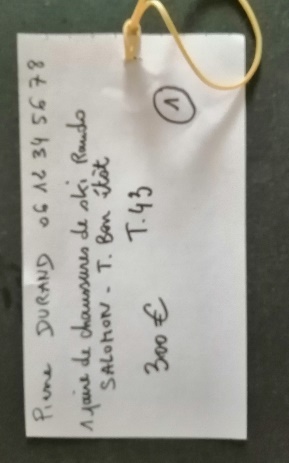 Une image contenant texte, écriture manuscrite, sac

Description générée automatiquement