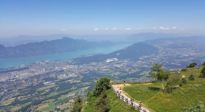 Randonnée itinérante dans le massif des Bauges image article