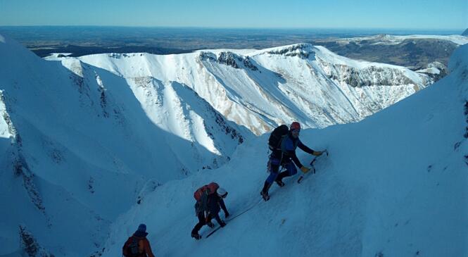Alpinisme Perfectionnement Mont-Dore Val d'Enfer les 2 et 8 février 2025 image article